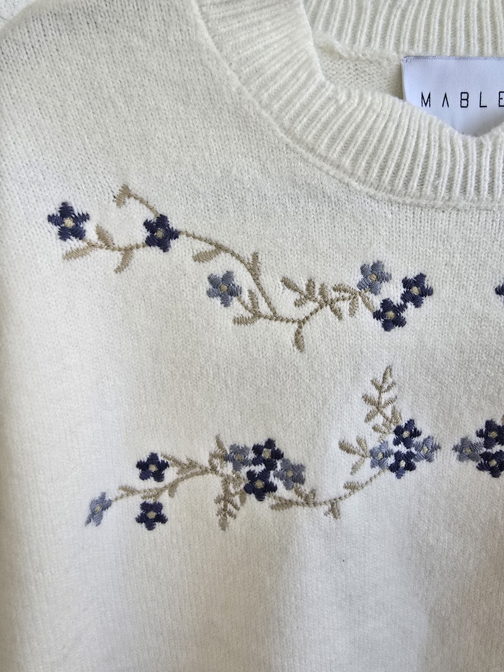 MABLE Small Cream Floral Embroidered Scalloped Hem Cropped Sweater - Picture 6 of 9